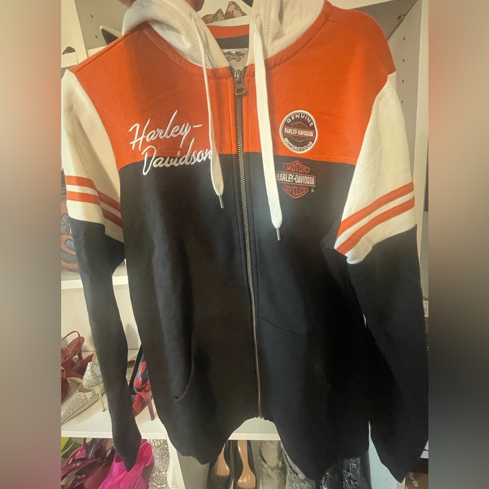 HD Woman’s zip front hoodie. Pristine condition. Purchased at HD Danbury CT.